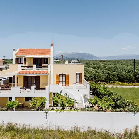 Demie's Maisonette In With Seaview Apartment