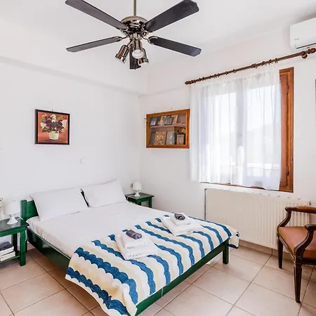 Apartment Demie's Maisonette In With Seaview