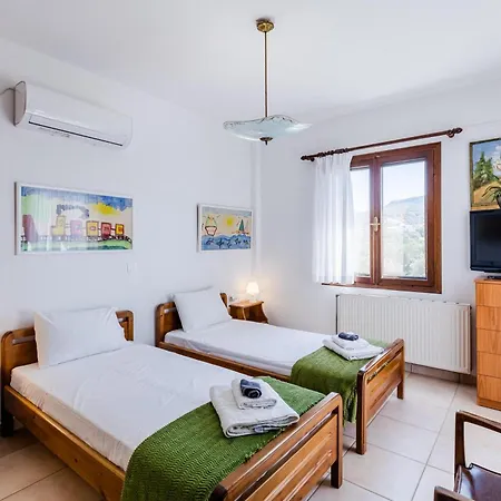 Demie's Maisonette In With Seaview Plitra