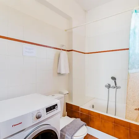 Demie's Maisonette In With Seaview Plitra