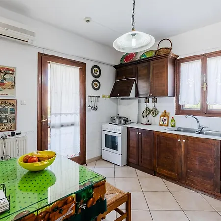 Apartment Demie's Maisonette In With Seaview Plitra